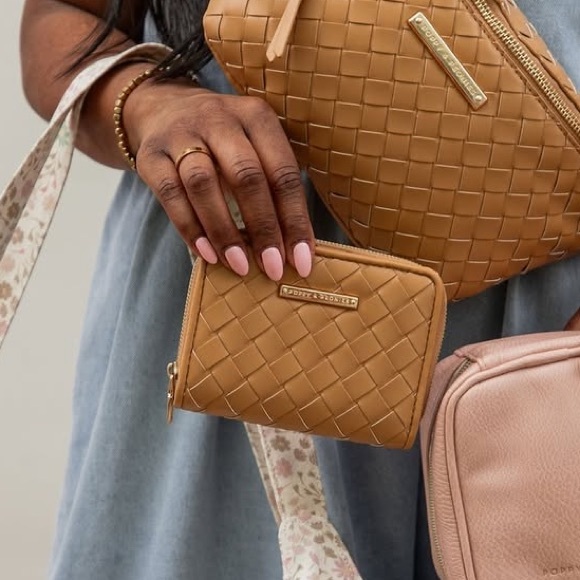 Poppy & Peonies Accessories - NWOT | Poppy & Peonies | Woven Wallet